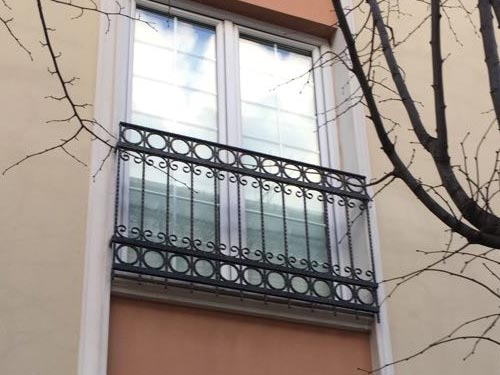 Demir Fransz Balkon